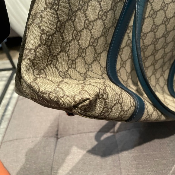 Gucci tote- canvas is in gorgeous condition - Picture 5 of 7